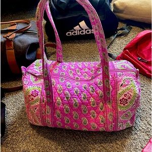 Vera Bradley pink paisley Tote - Perfect for spring and summer travel!